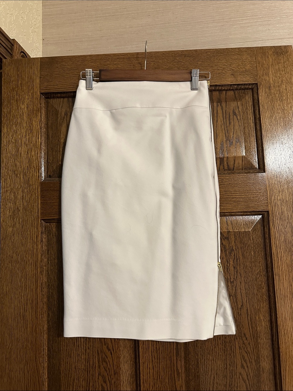 Express Cream Pencil Skirt with Side Zip Detail